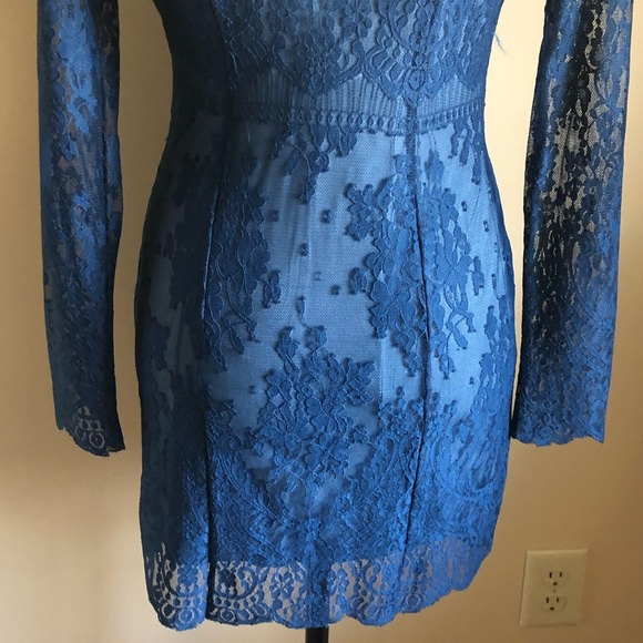 Free People Long-Sleeved Lace Dress. Fully-lined with back zipper-and v-back. - Picture 5 of 12